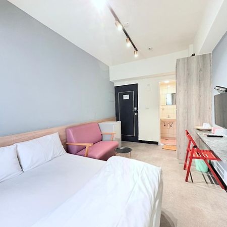 Fengjia Gift Box Homestay Ταϊχούνγκ Εξωτερικό φωτογραφία