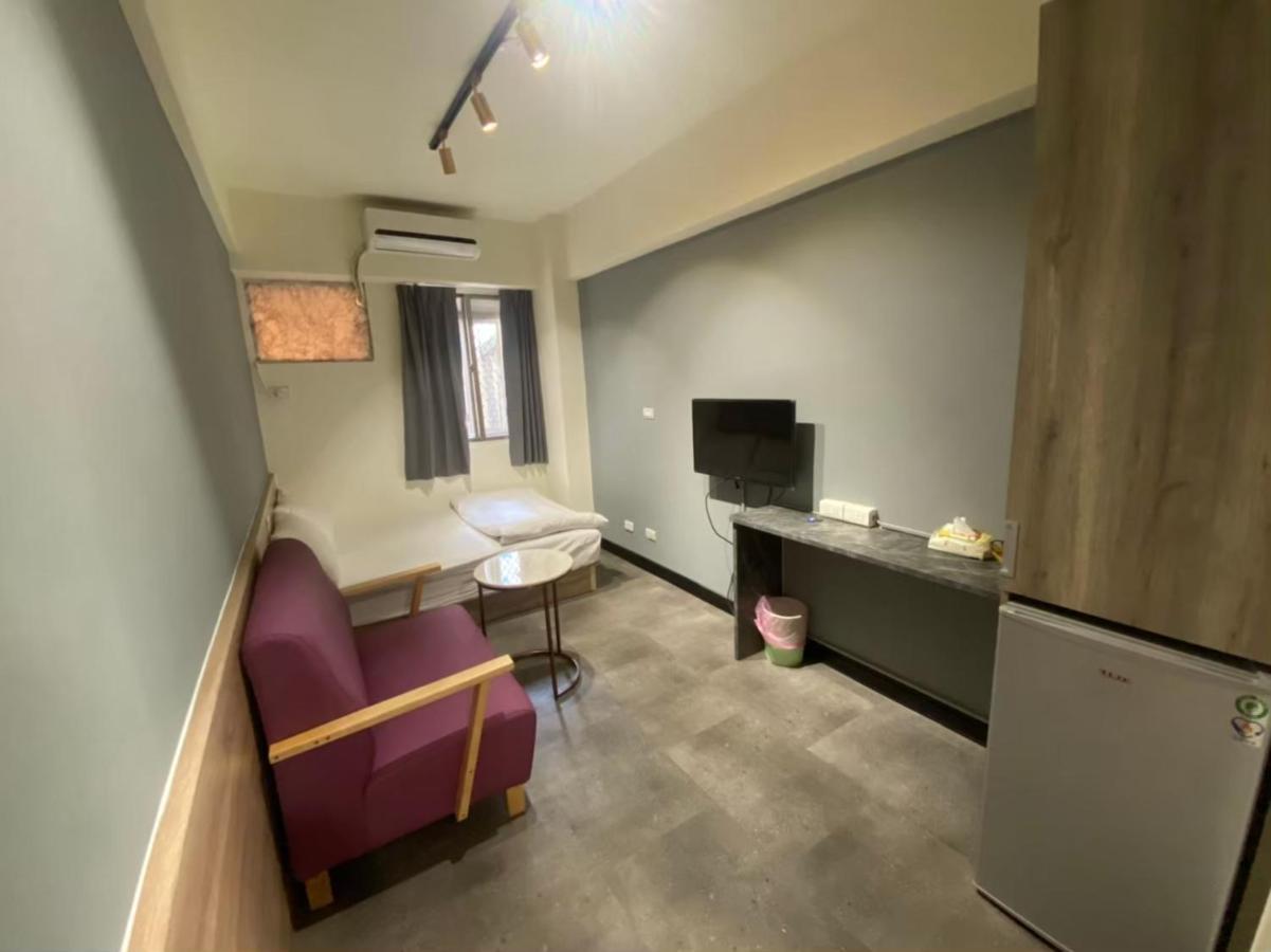 Fengjia Gift Box Homestay Ταϊχούνγκ Εξωτερικό φωτογραφία