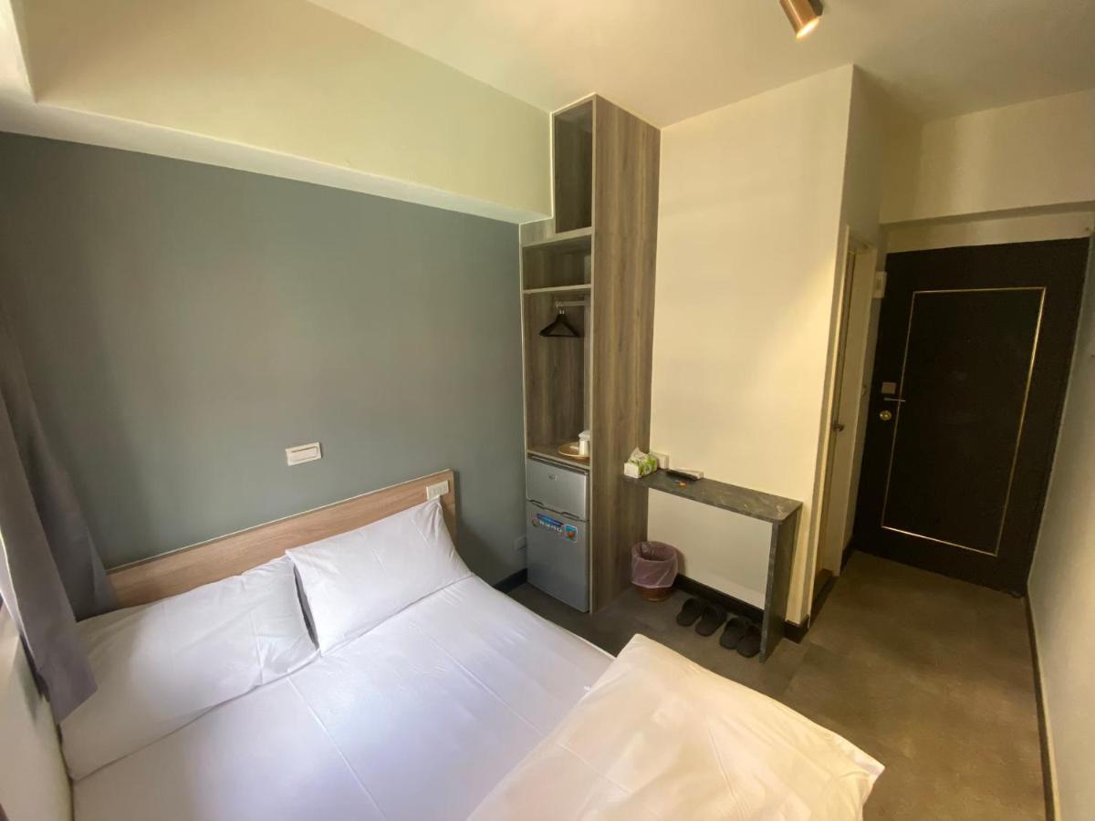 Fengjia Gift Box Homestay Ταϊχούνγκ Εξωτερικό φωτογραφία