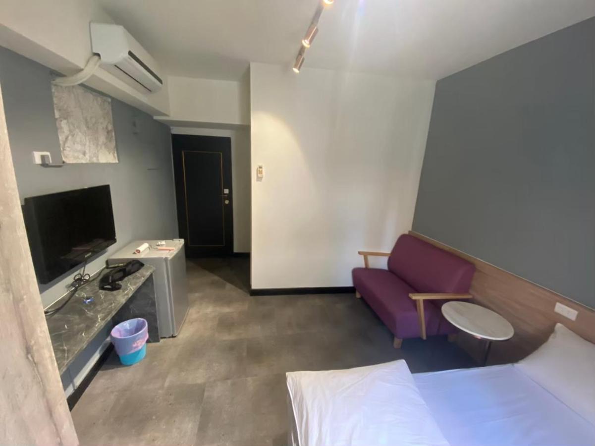 Fengjia Gift Box Homestay Ταϊχούνγκ Εξωτερικό φωτογραφία