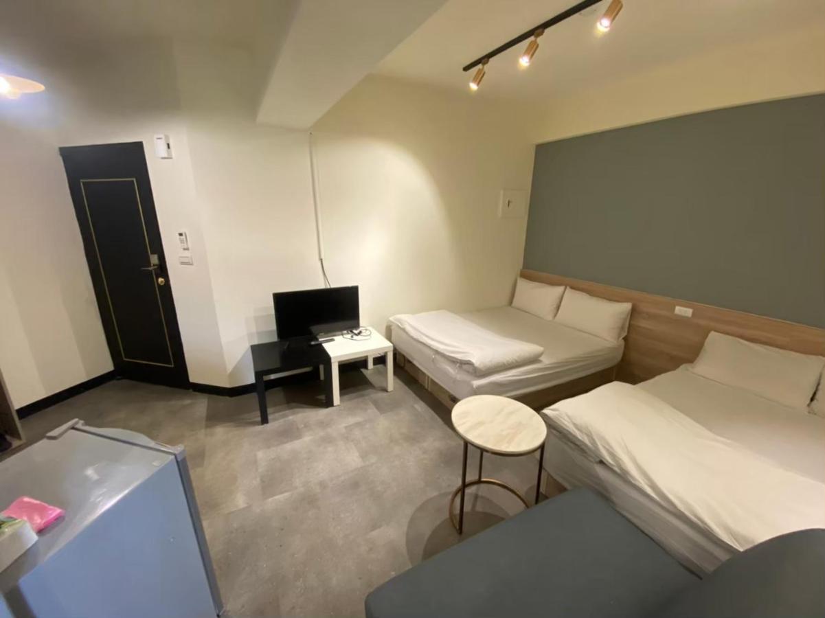 Fengjia Gift Box Homestay Ταϊχούνγκ Εξωτερικό φωτογραφία