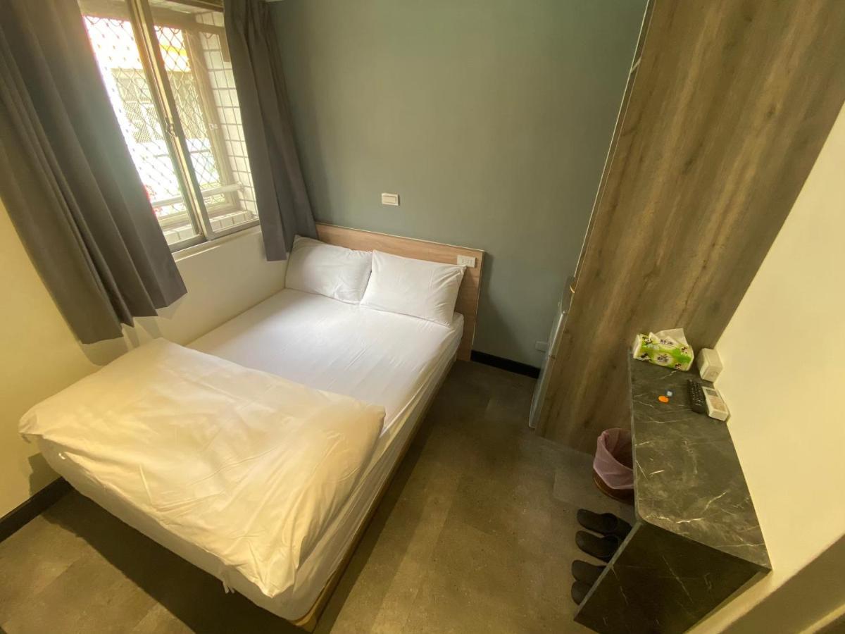 Fengjia Gift Box Homestay Ταϊχούνγκ Εξωτερικό φωτογραφία