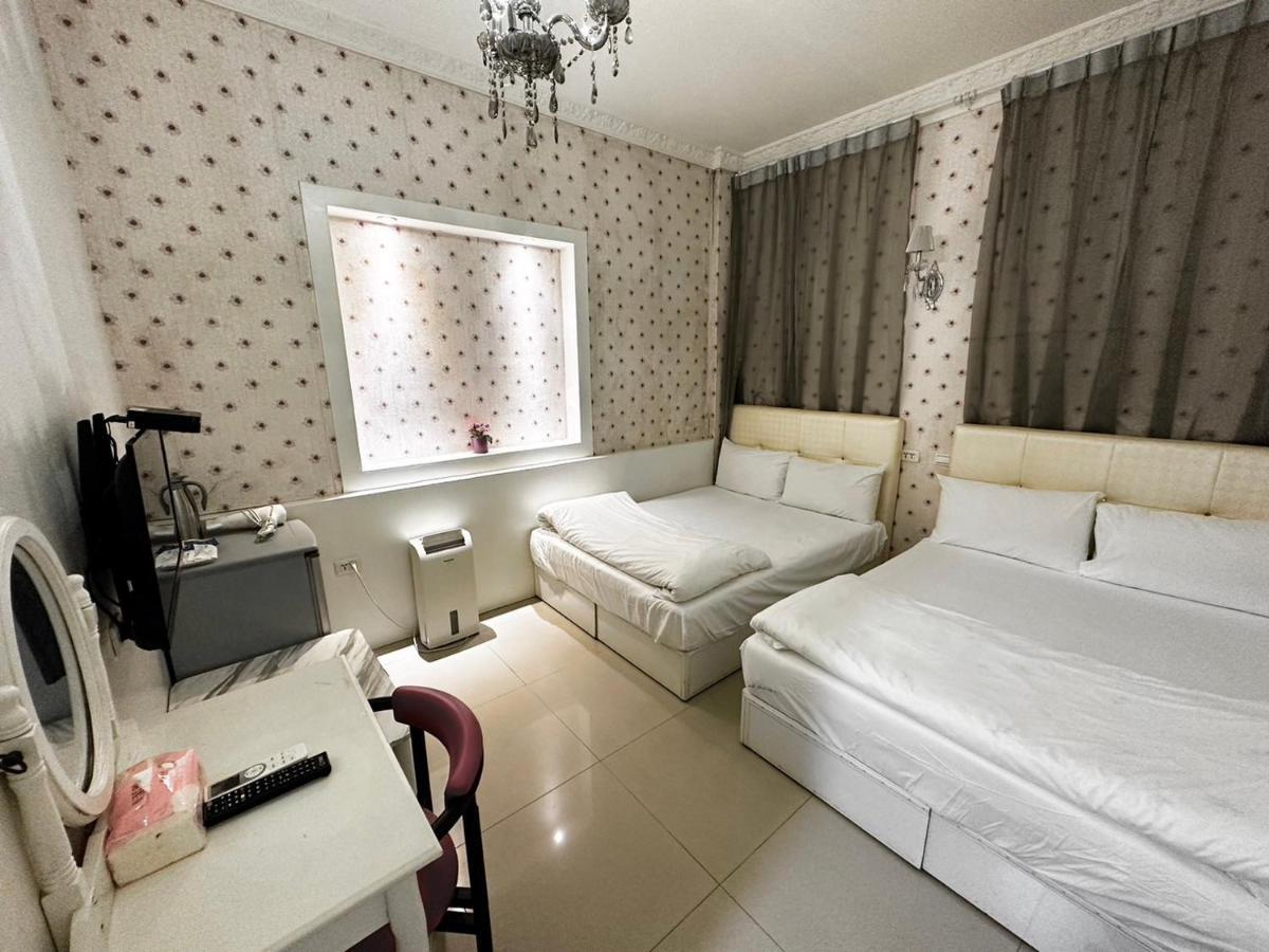 Fengjia Gift Box Homestay Ταϊχούνγκ Εξωτερικό φωτογραφία