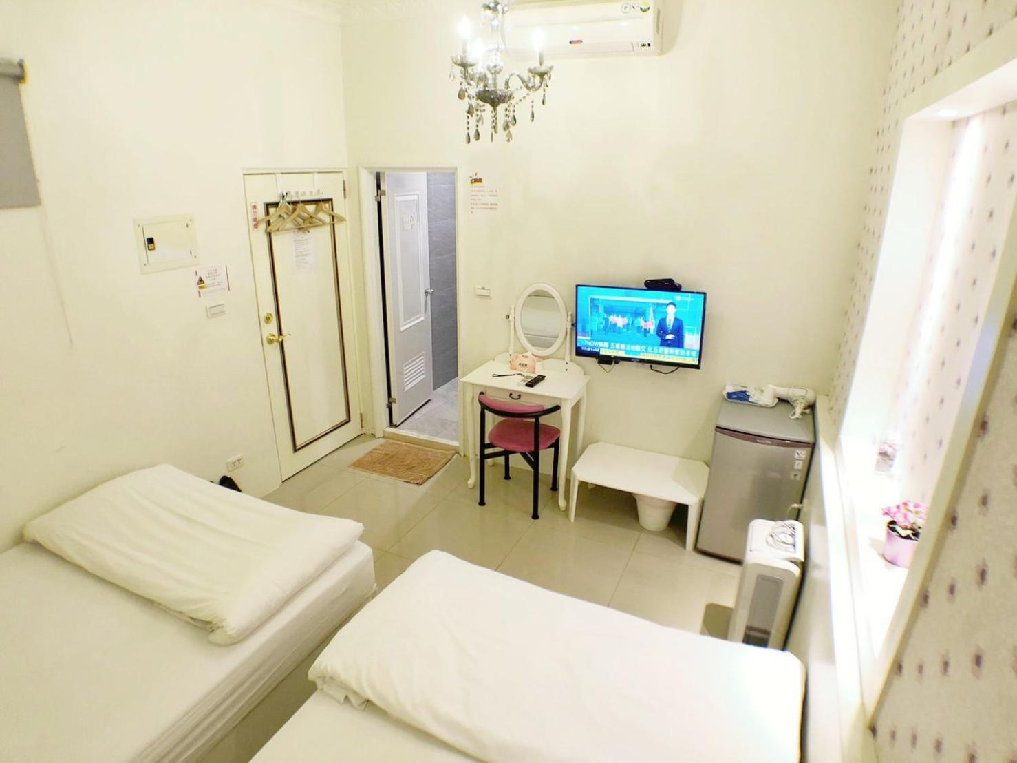Fengjia Gift Box Homestay Ταϊχούνγκ Εξωτερικό φωτογραφία