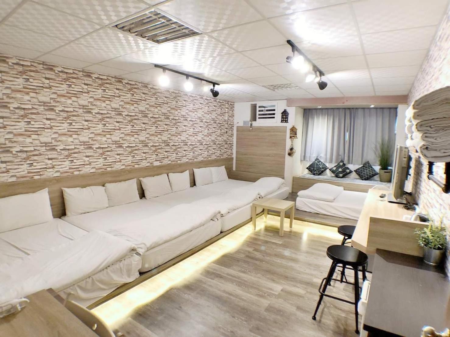 Fengjia Gift Box Homestay Ταϊχούνγκ Εξωτερικό φωτογραφία
