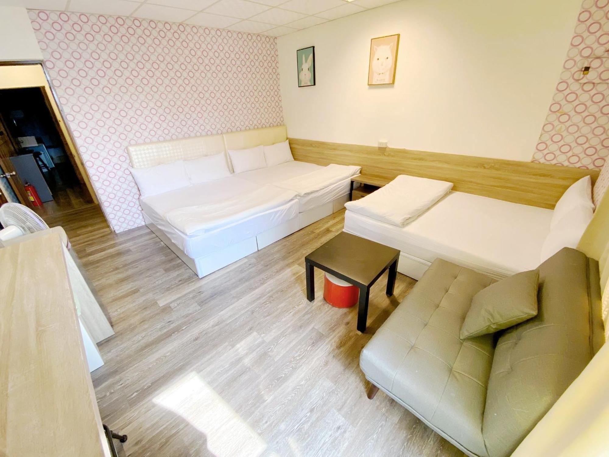 Fengjia Gift Box Homestay Ταϊχούνγκ Εξωτερικό φωτογραφία