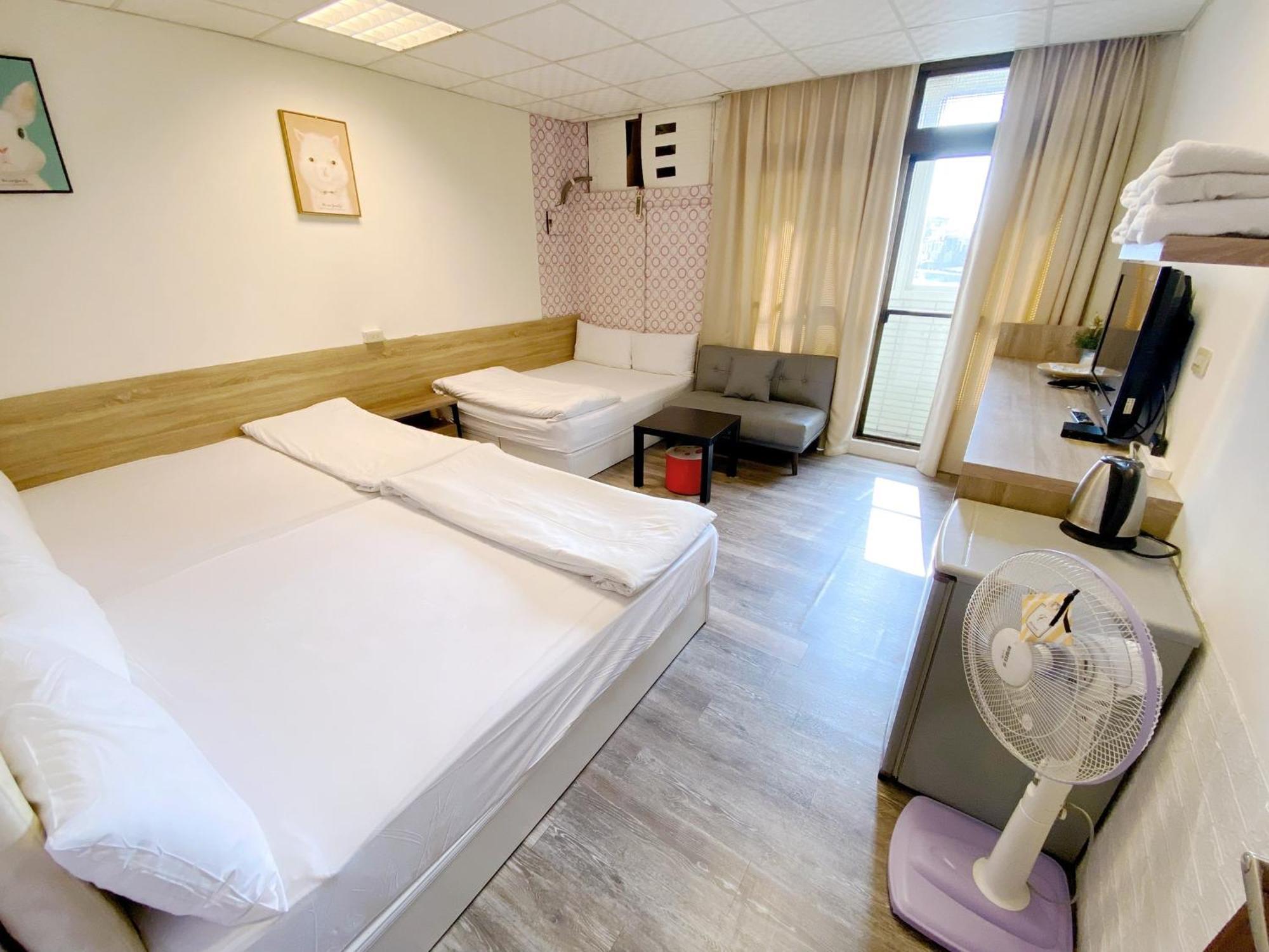 Fengjia Gift Box Homestay Ταϊχούνγκ Εξωτερικό φωτογραφία