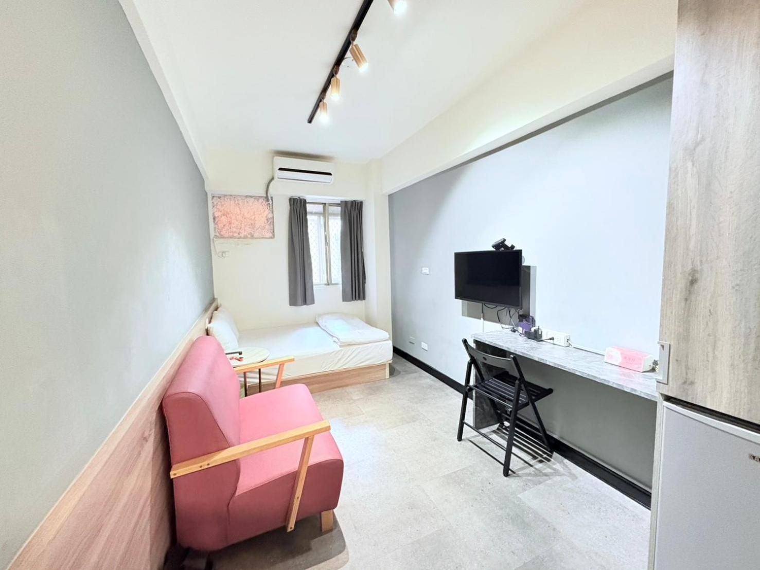 Fengjia Gift Box Homestay Ταϊχούνγκ Εξωτερικό φωτογραφία