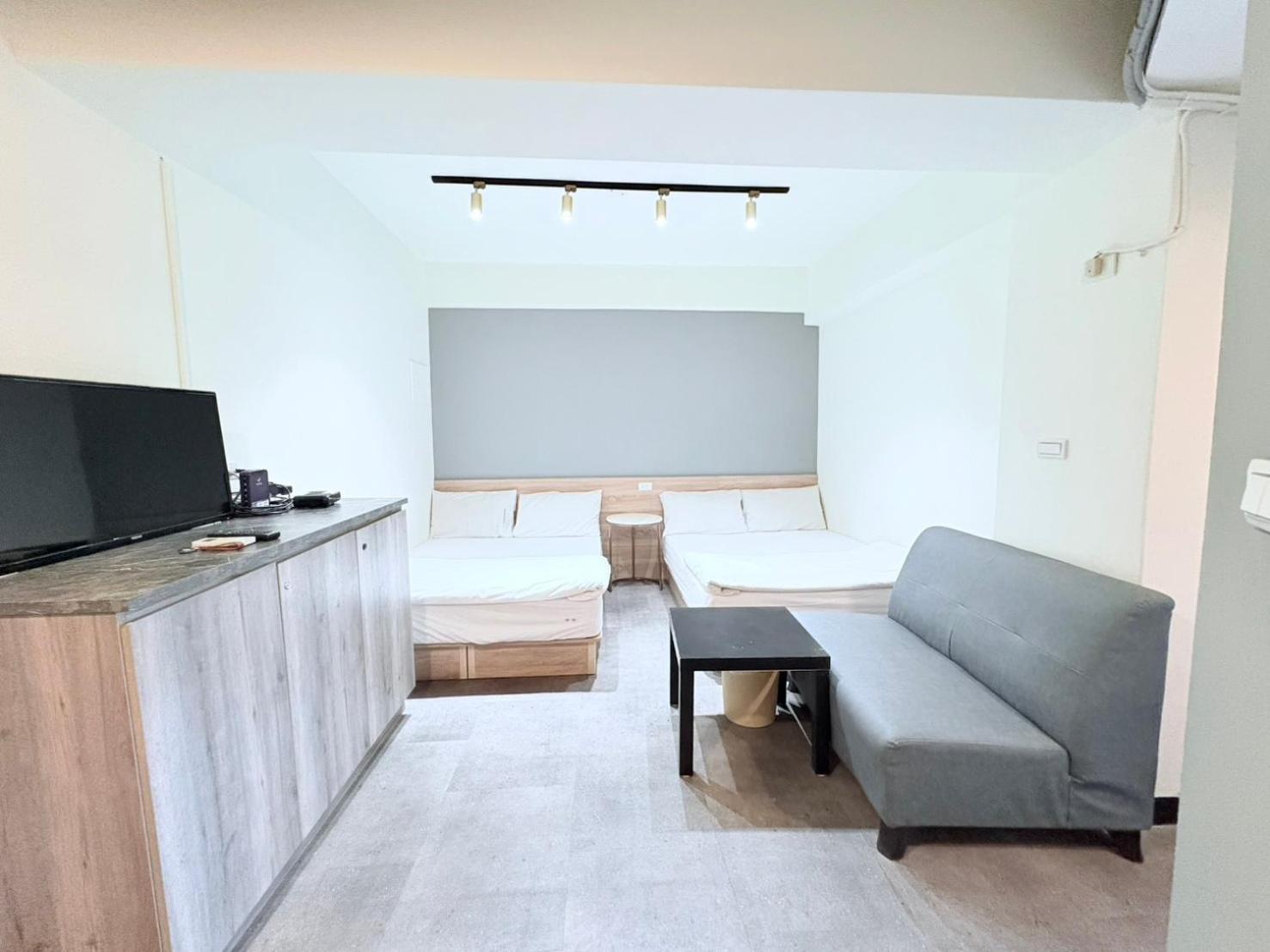 Fengjia Gift Box Homestay Ταϊχούνγκ Εξωτερικό φωτογραφία